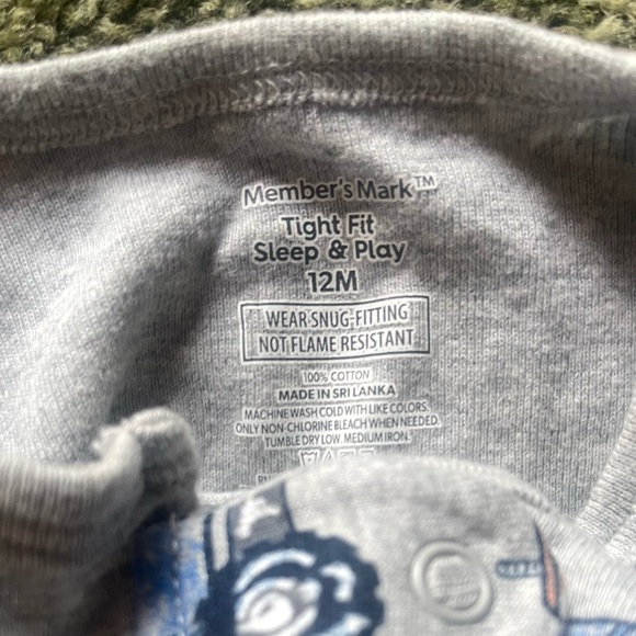 12M bundle of 2 long sleeve onesies - Picture 4 of 4